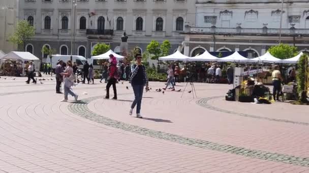 Timisoara Rumänien April 2019 Timfloralis Internationella Blomfestival Människor Och Turister — Stockvideo