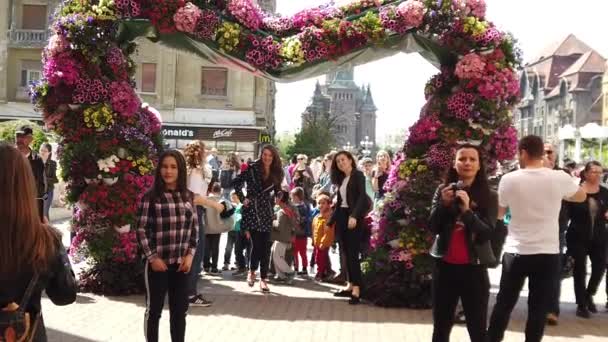 Timisoara Romania April 2019 Timfloralis International Flower Festival People Tourists — стоковое видео