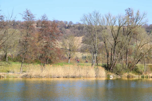 Regensburg Duitsland Maart 2022 Mensen Fietsen Een Landelijke Weg Bij — Stockfoto