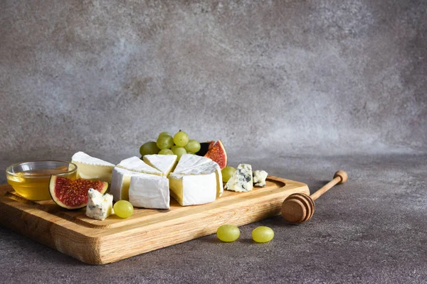 Camembert Cheese Blue Cheese Plate Grapes Figs Honey Wooden Board — Stock Photo, Image