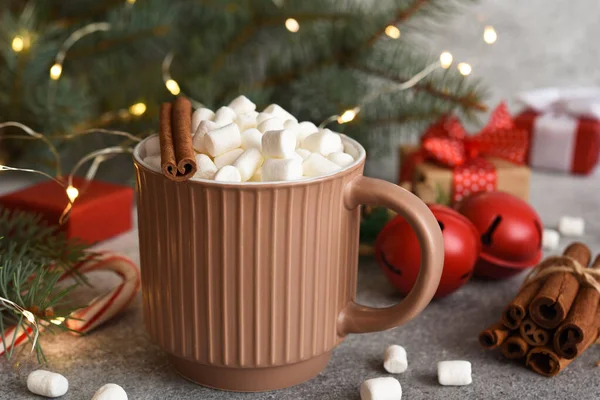 Warme Winterdrank Warme Chocolade Met Marshmallow Met Spar Decoratie Nieuwjaar — Stockfoto