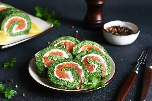 Roll Spinach Salmon Snack Red Fish Cheese Lemon — Stock Photo, Image