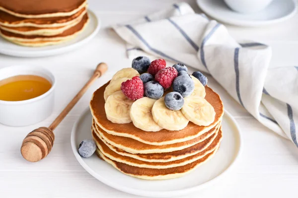 Stack Pancakes Berries Syrup Kitchen Table Breakfast Good Morning — Stock Photo, Image