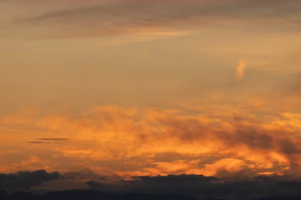 Heldere oranje zonsondergang laat in de avond boven Washington — Stockfoto