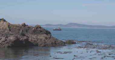 Okyanusta eski bir tekne