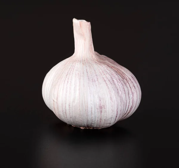 Garlic Pink Husk Isolated Black Background — Stock Photo, Image