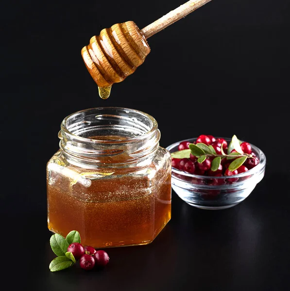 Lingonberries Leaves Fresh Honey Isolated Black Background Reflection — стоковое фото