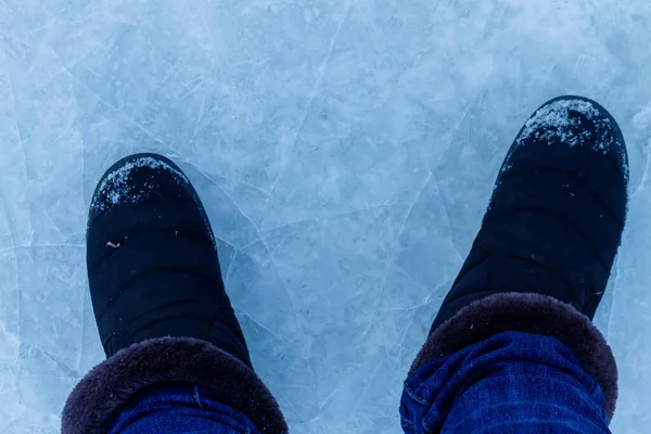 Feet Standing Cracked Natural Lake Ice Texture Concept Danger Exit — Stock Photo, Image