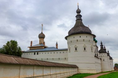 Rostov Kremlin 'in mimari topluluğu Rostov Veliky, Rusya' da. Rusya 'nın altın yüzüğü