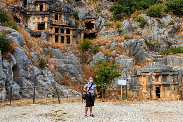 Turista Con Mascarilla Médica Antigua Ciudad Myra Demre Provincia Antalya —  Fotos de Stock