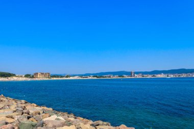 Bulgaristan 'daki Karadeniz ve Sunny Beach tatil beldesi manzarası