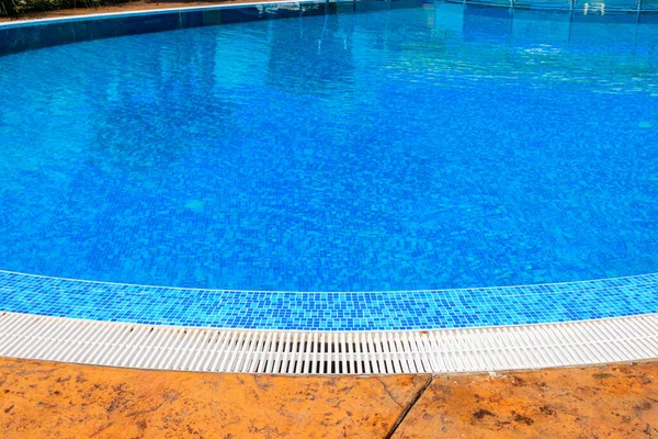 Piscina Com Água Limpa Resort Tropical — Fotografia de Stock