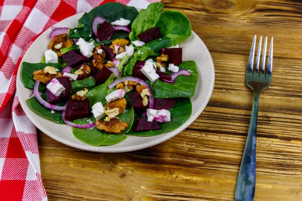 Tasty Spinach Salad Boiled Beetroot Feta Cheese Walnut Red Onion — Stock Photo, Image