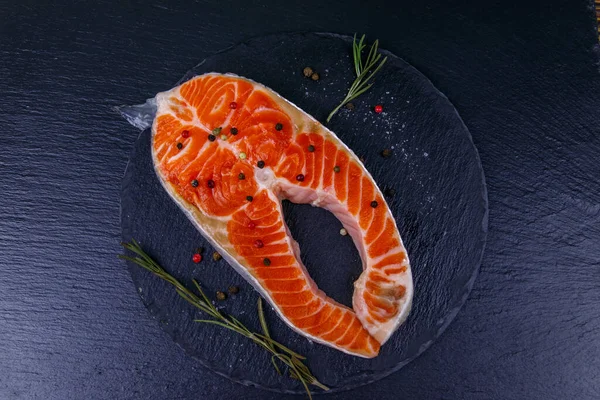 Raw Salmon Steak Spices Black Slate Top View — Stock Photo, Image