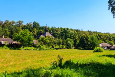 Ukrayna 'nın Kiev kenti yakınlarındaki Pirohiv (Pirogovo) köyündeki Ukrayna Halk Mimarisi ve Halk Yolları Açık Hava Müzesi manzarası