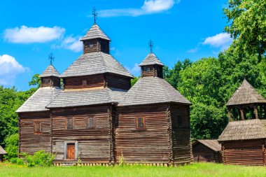 Ukrayna 'nın Kiev kenti yakınlarındaki Pyrohiv (Pirogovo) köyündeki antik ahşap Ortodoks Başkalaşım Kilisesi
