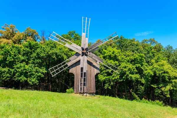 Oude Houten Molen Pyrohiv Pirogovo Dorp Buurt Van Kiev Oekraïne — Stockfoto