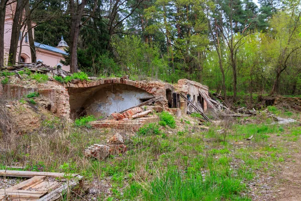 Развалины Разрушенного Здания — стоковое фото