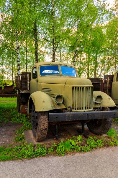 Rusty Sovjetiska Retro Lastbilar Friluftsmuseet För Folkarkitektur Och Folkways Middle — Stockfoto
