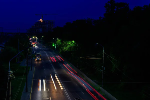 Trilhas Luz Carro Uma Rua Cidade Noite — Fotografia de Stock