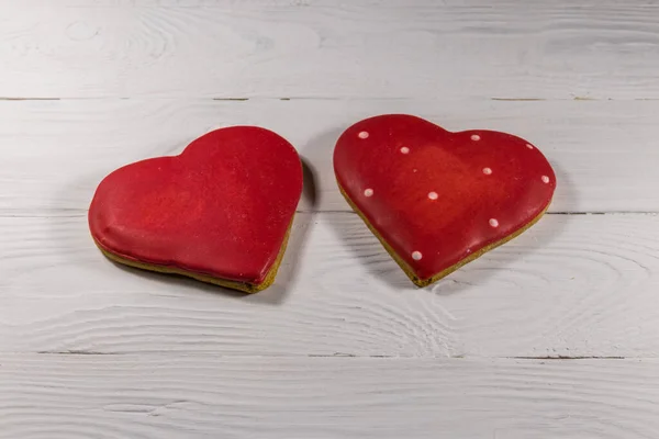 Hjärtformade Cookies För Alla Hjärtans Dag Vitt Trä Bord — Stockfoto