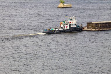 MAVNA Ukrayna Dnieper Nehri üzerinde yüzen