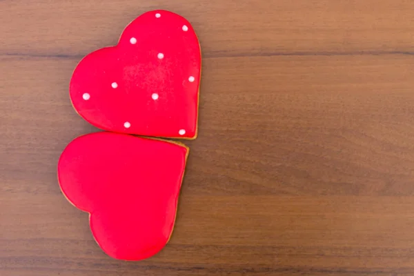 Hjerteformede Cookies Til Valentinsdag Træbord Set Fra Oven - Stock-foto