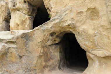 Kafkasya dağlarındaki eski mağara şehri Uplistsikhe, Georgia