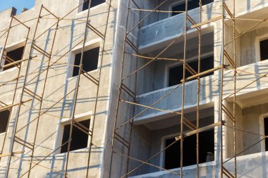 İnşaat halindeki bir ev