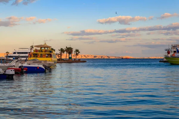 Iates Brancos Porto Marítimo Hurghada Egito Porto Com Barcos Turísticos — Fotografia de Stock