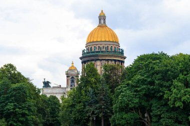 Saint Petersburg, Rusya - 27 Haziran 2019: Saint Isaac Katedrali veya Isaakievskiy Sobor, St. Petersburg, Rusya