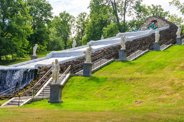 St. Petersburg, Rusya 'daki Peterhof alt parkında 