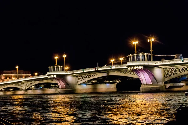 Ponte Anunciação Sobre Rio Neva São Petersburgo Rússia Vista Noturna — Fotografia de Stock