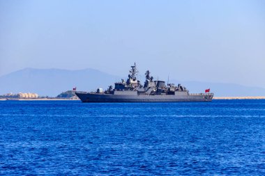 Türk donanma gemisi Akdeniz 'de yelken açıyor. Türkiye 'nin su sınırlarının korunması