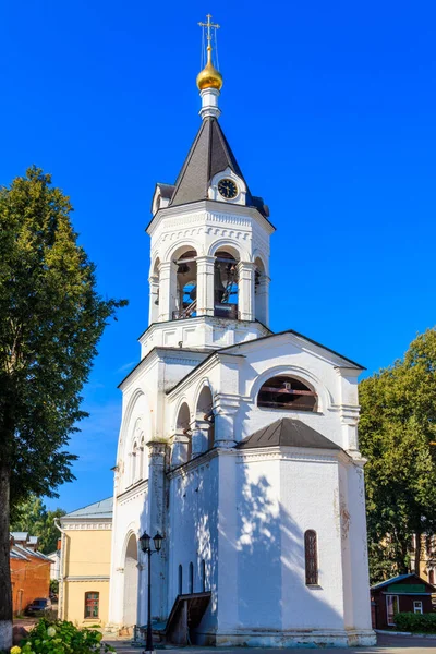 ロシア ウラジーミルにあるテオトコス ネイティヴィティ修道院の鐘楼 — ストック写真