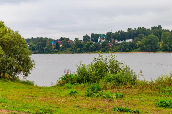 Utsikt Över Floden Volga Med Frälsarens Kyrka Strand Jaroslavl Ryssland — Stockfoto