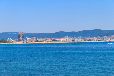 Bulgaristan 'daki Karadeniz ve Sunny Beach tatil beldesi manzarası