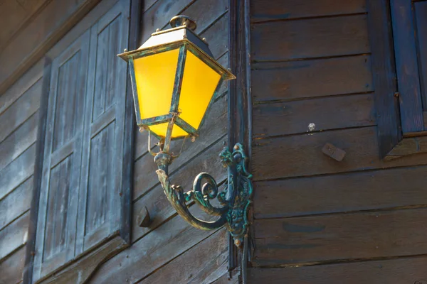 Linterna Hierro Vintage Una Pared Casa — Foto de Stock