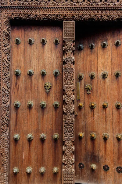 Porta Esculpida Madeira Tradicional Stone Town Zanzibar Tanzânia — Fotografia de Stock