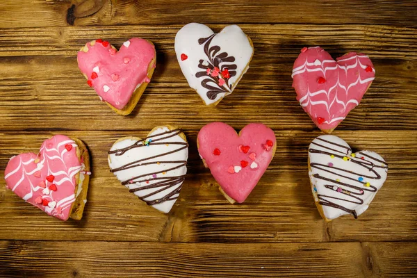 Hjerteformede Cookies Træbord Øverste Udsigt Dessert Til Valentinsdag - Stock-foto
