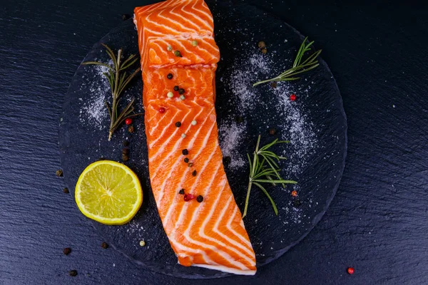 Raw Salmon Fillet Spices Black Slate Top View — Stock Photo, Image