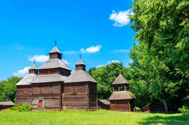 Ukrayna 'nın Kiev kenti yakınlarındaki Pyrohiv (Pirogovo) köyündeki antik ahşap Ortodoks Başkalaşım Kilisesi