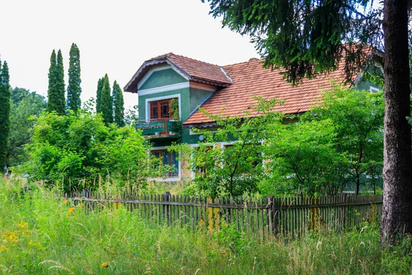 Маленький Будинок Селі Українець — стокове фото