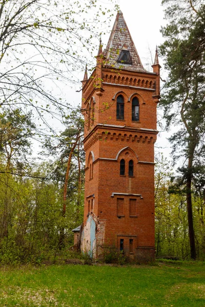Stara Murowana Wieża Ciśnień Parku Natalijewka Obwodzie Charkowskim Ukraina — Zdjęcie stockowe