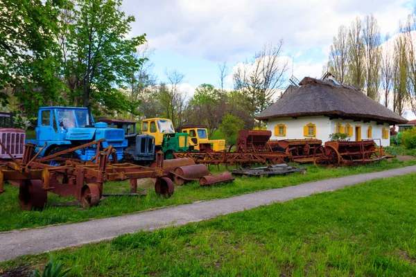 Old Equipment Cultivating Agricultural Fields Open Air Museum Folk Architecture — Stock Photo, Image