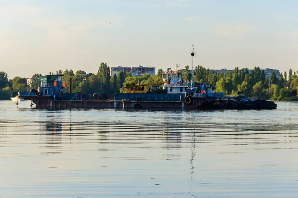 Statek Przemysłowy Rzece Dniepr Kremenchug Ukraina — Zdjęcie stockowe