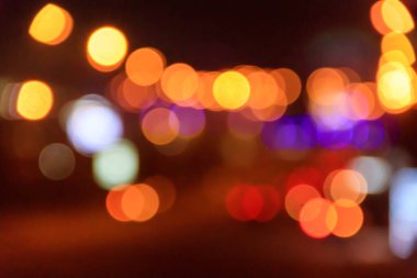 Bokeh efektli bulanık şehir ışıklarının soyut arkaplanı