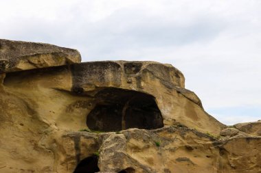 Kafkasya dağlarındaki eski mağara şehri Uplistsikhe, Georgia