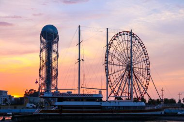 Batumi, Adjara, Georgia. Gün batımında tatil köyü manzarası
