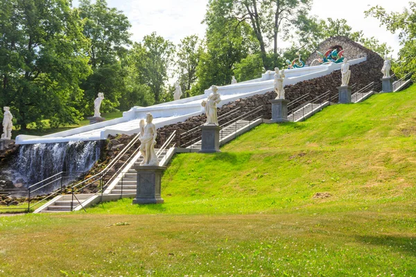 St. Petersburg, Rusya 'daki Peterhof alt parkında 